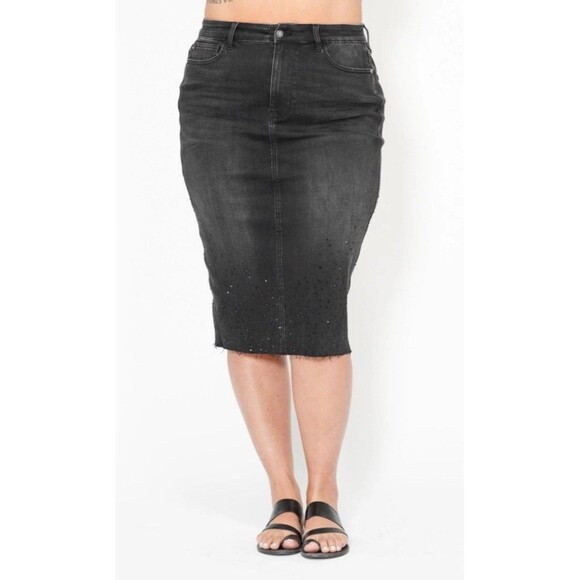 JUDY BLUE Rhinestone Studded Jean Pencil Skirt 1X Black High Rise Raw Hem Denim - Picture 1 of 16